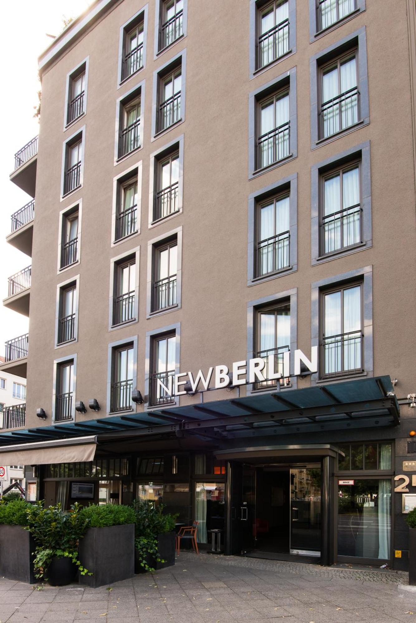 New Berlin Hotel Екстериор снимка