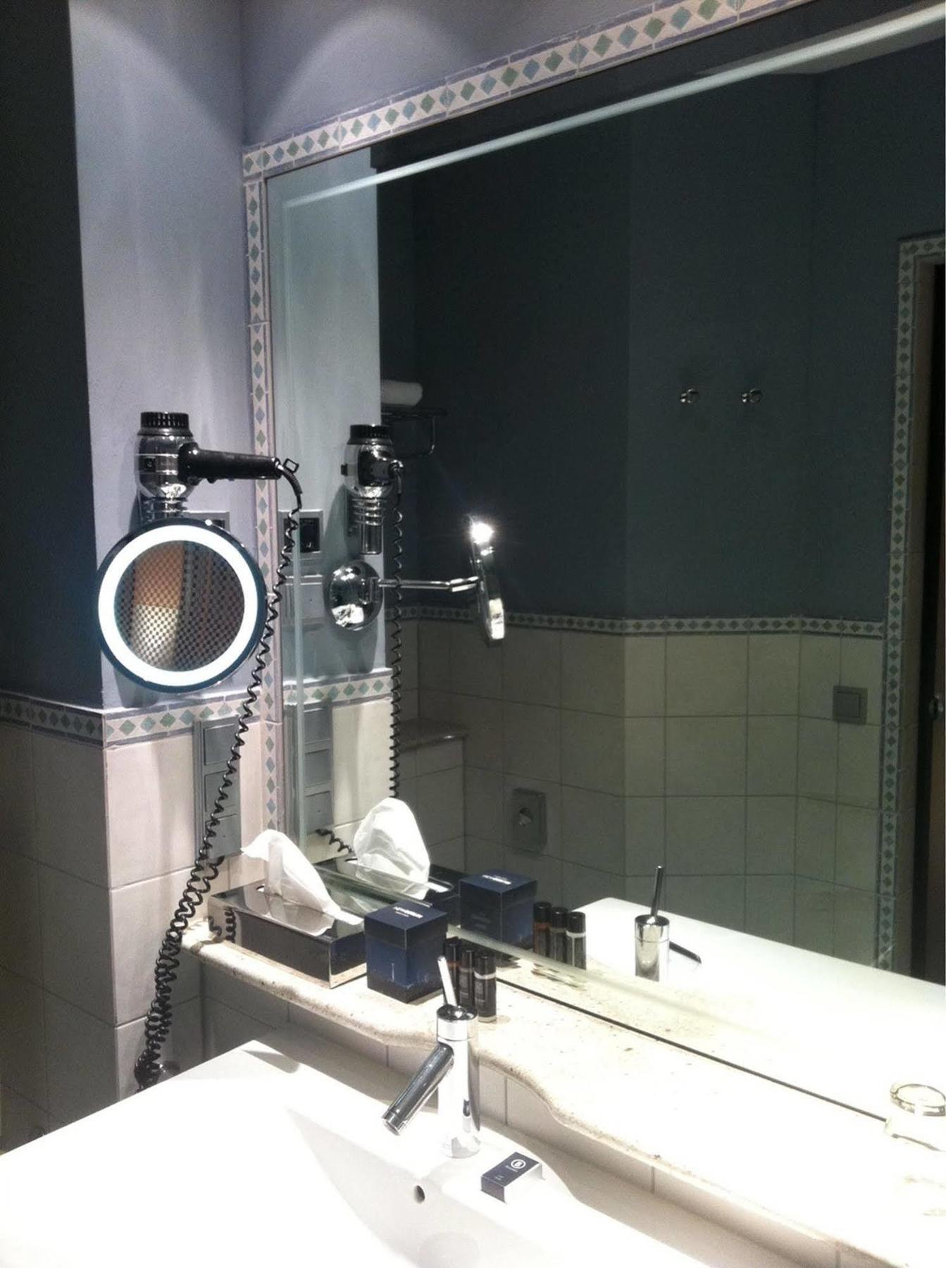New Berlin Hotel Екстериор снимка